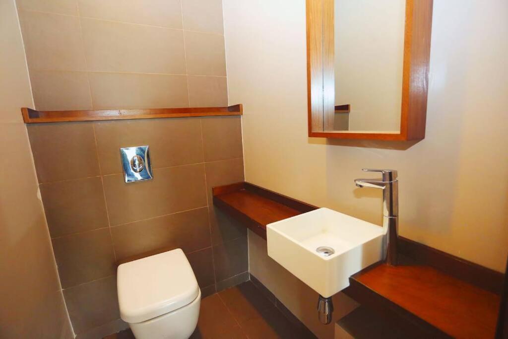 Luxury Apartment At Corniche , Seaview Close Beach Казабланка Екстериор снимка