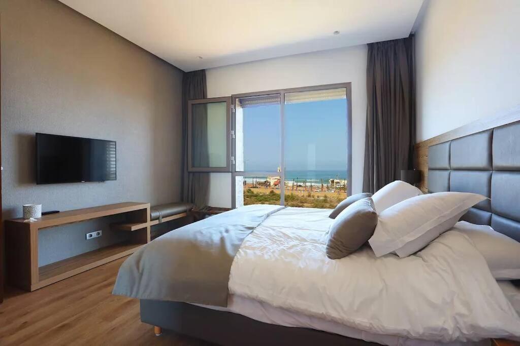 Luxury Apartment At Corniche , Seaview Close Beach Казабланка Екстериор снимка