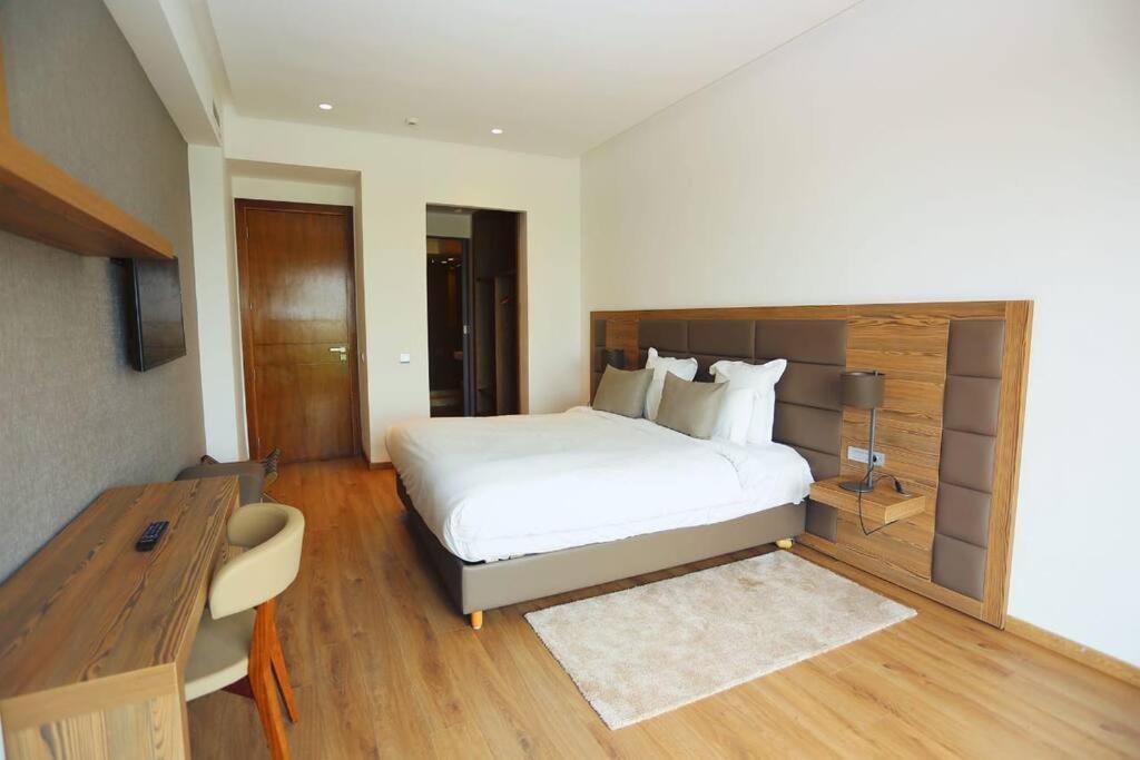 Luxury Apartment At Corniche , Seaview Close Beach Казабланка Екстериор снимка