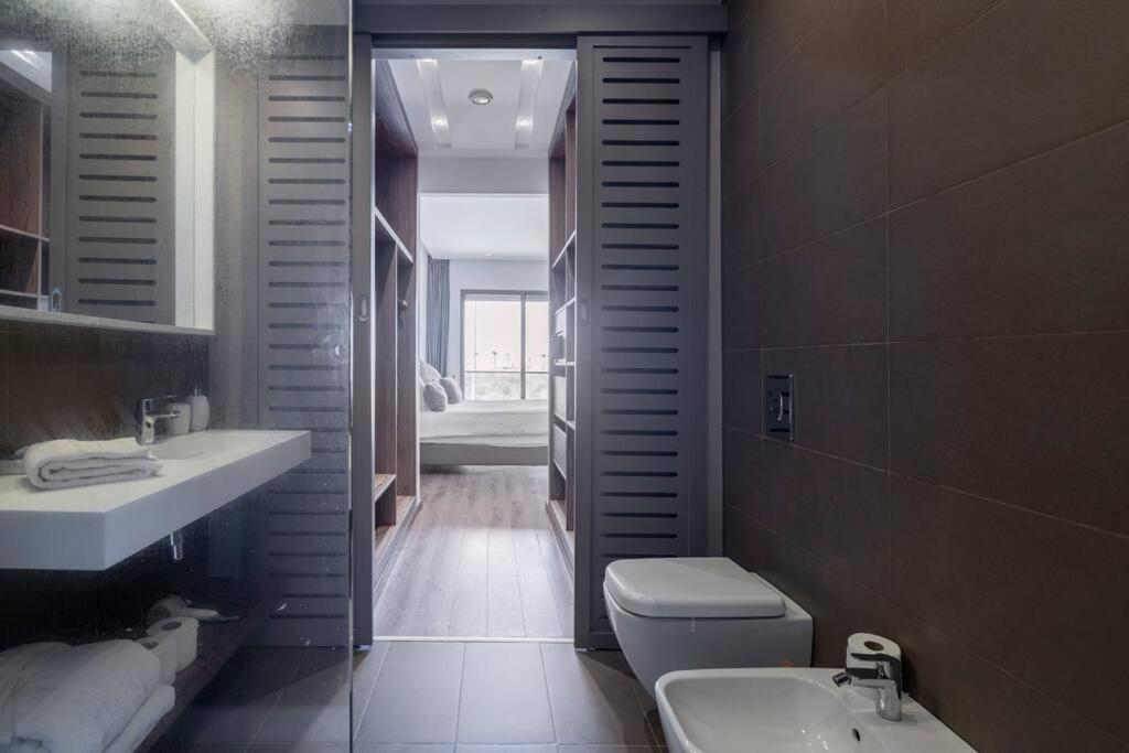 Luxury Apartment At Corniche , Seaview Close Beach Казабланка Екстериор снимка