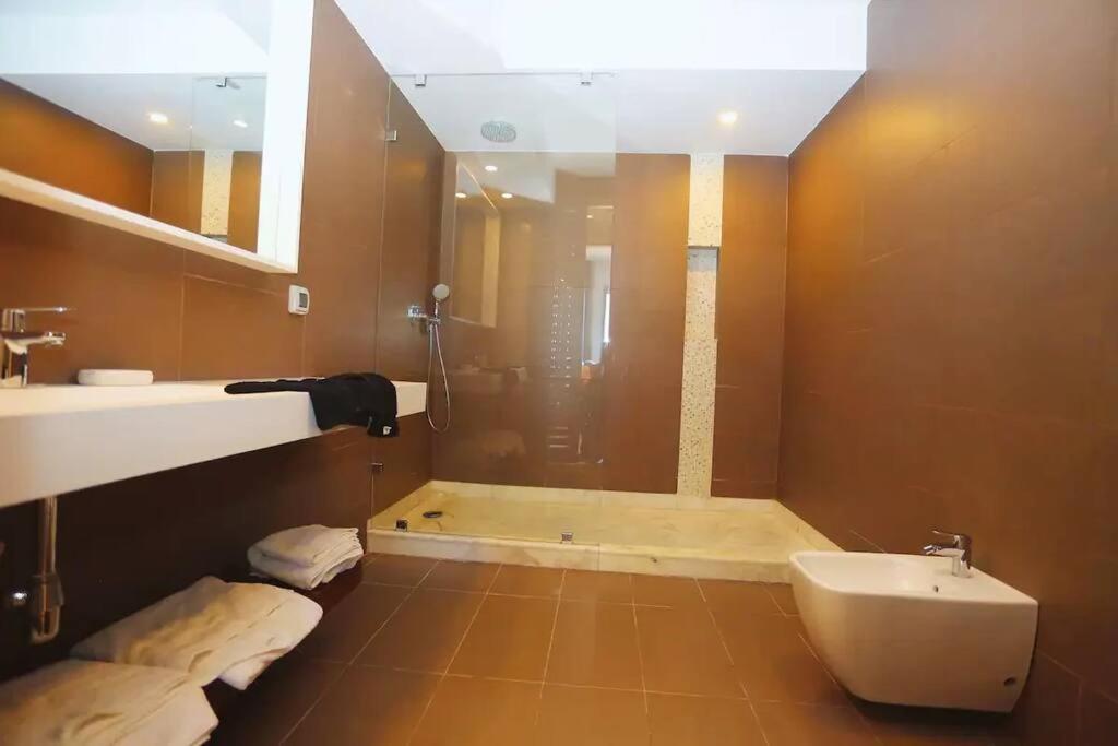 Luxury Apartment At Corniche , Seaview Close Beach Казабланка Екстериор снимка