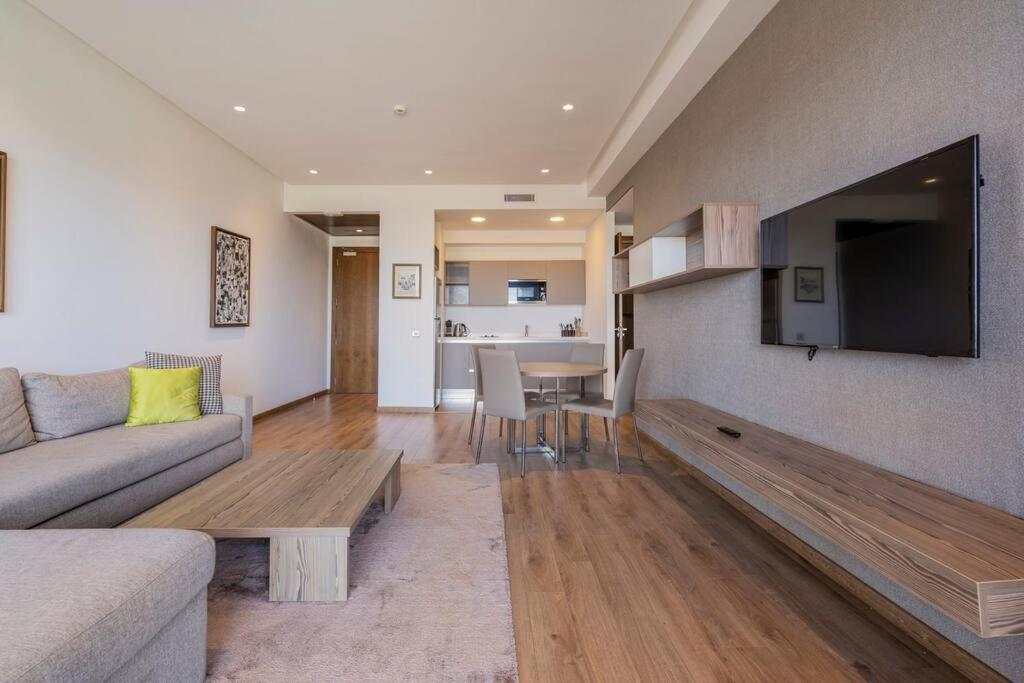Luxury Apartment At Corniche , Seaview Close Beach Казабланка Екстериор снимка