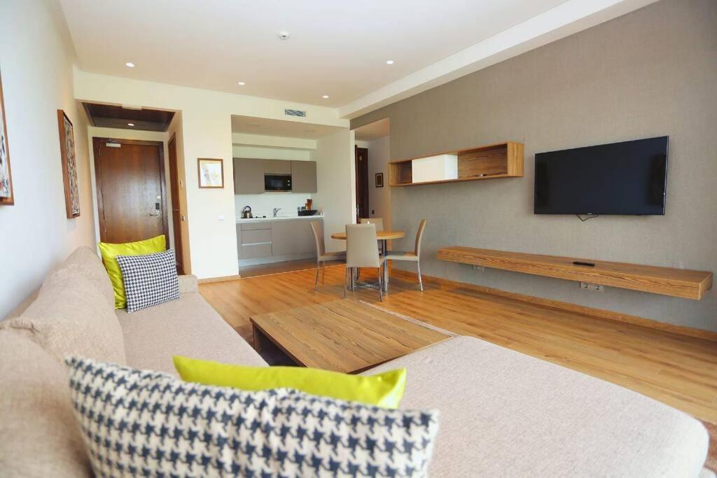 Luxury Apartment At Corniche , Seaview Close Beach Казабланка Екстериор снимка