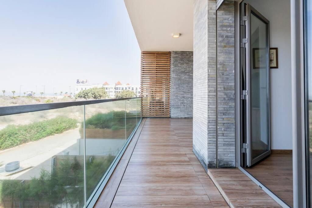 Luxury Apartment At Corniche , Seaview Close Beach Казабланка Екстериор снимка