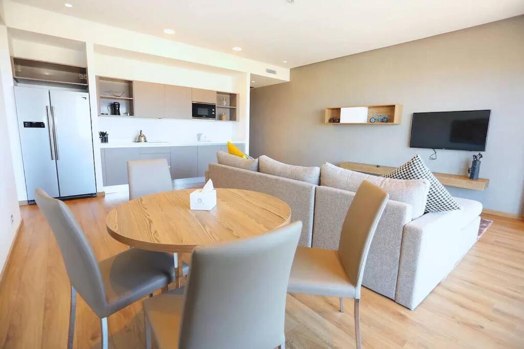 Luxury Apartment At Corniche , Seaview Close Beach Казабланка Екстериор снимка